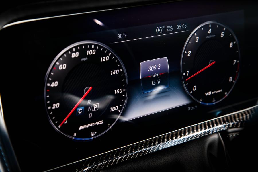 Панель приборов Mercedes-AMG G63 (W463) 2018 года  (NA) (фото 15 из 47)